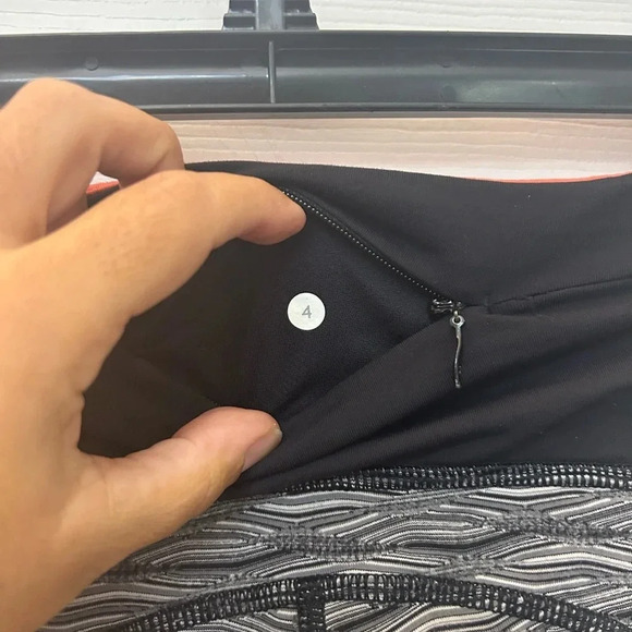 ! LULULEMON Speed Tight II Textured Wave Black Silver Spoon - Picture 6 of 7